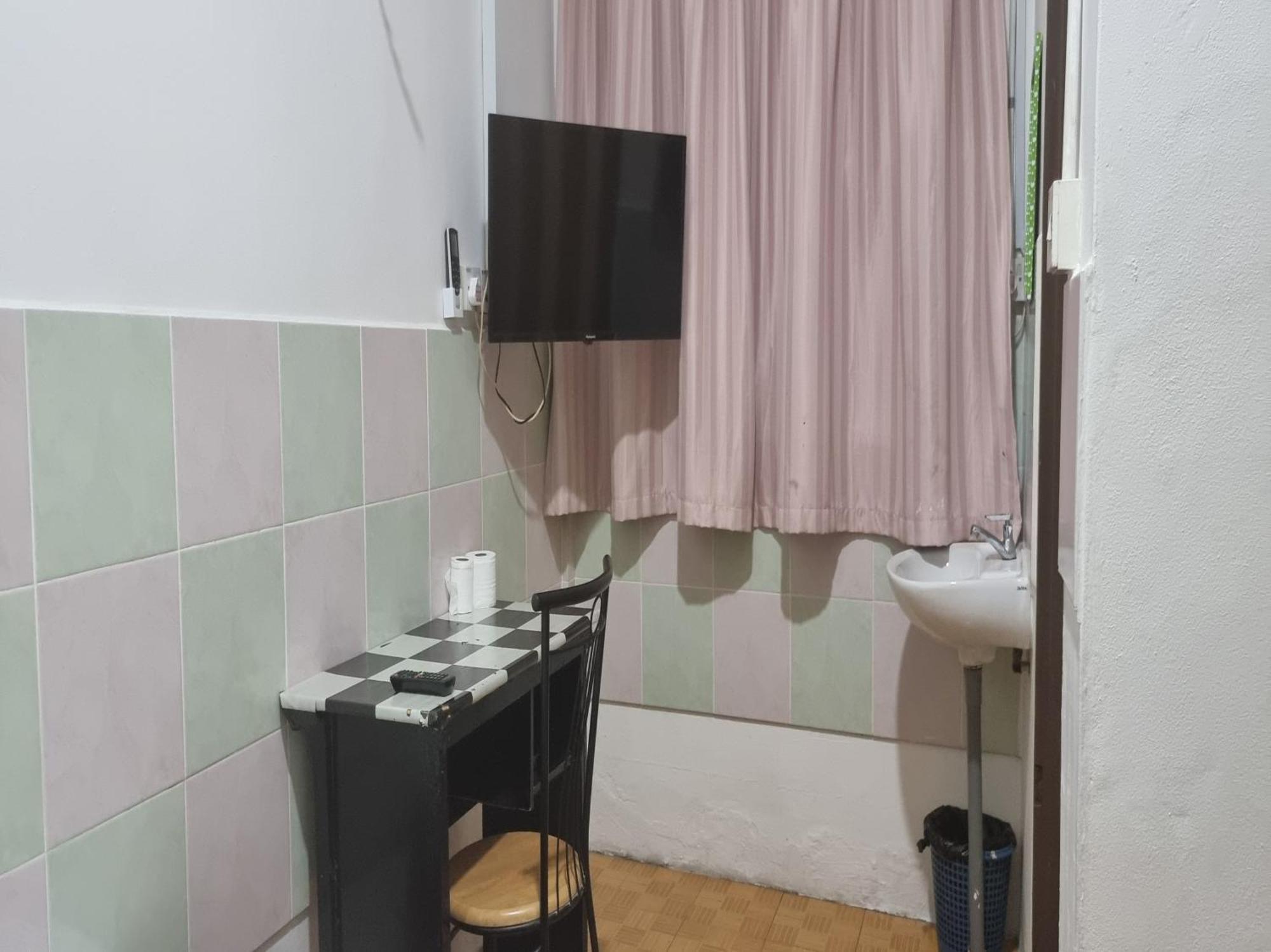 Oyo 90972 Jj Homestay ميري المظهر الخارجي الصورة