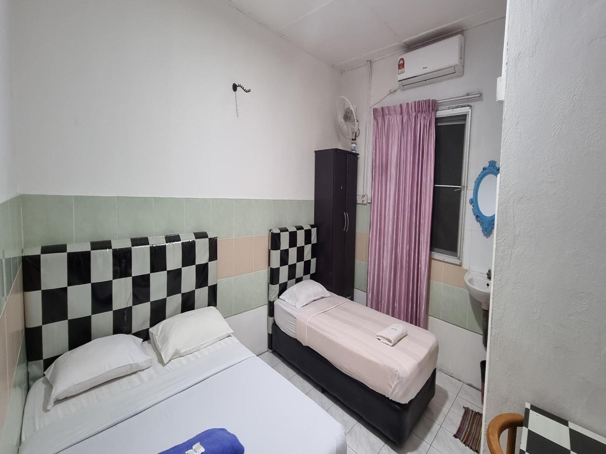 Oyo 90972 Jj Homestay ميري المظهر الخارجي الصورة