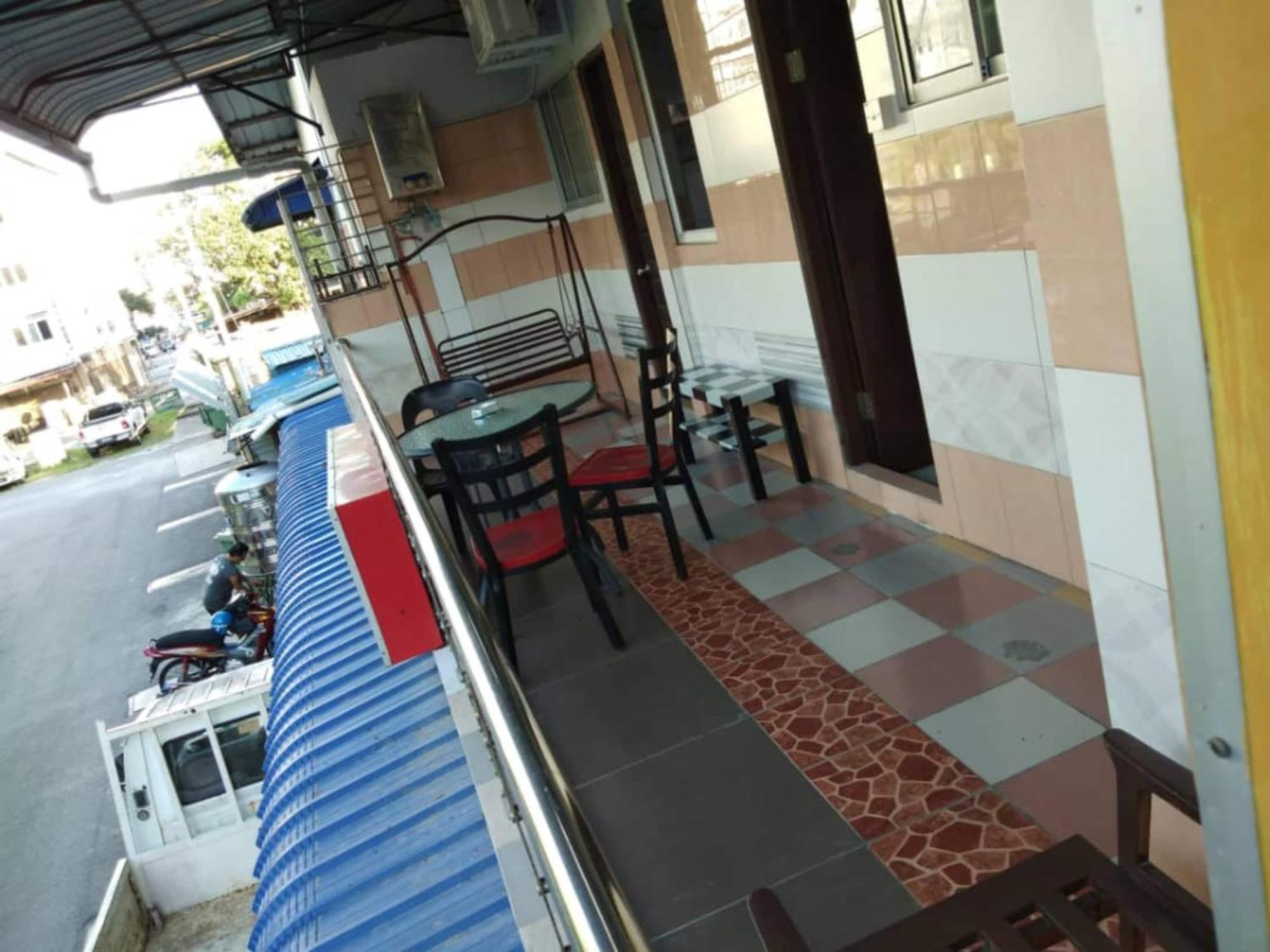 Oyo 90972 Jj Homestay ميري المظهر الخارجي الصورة