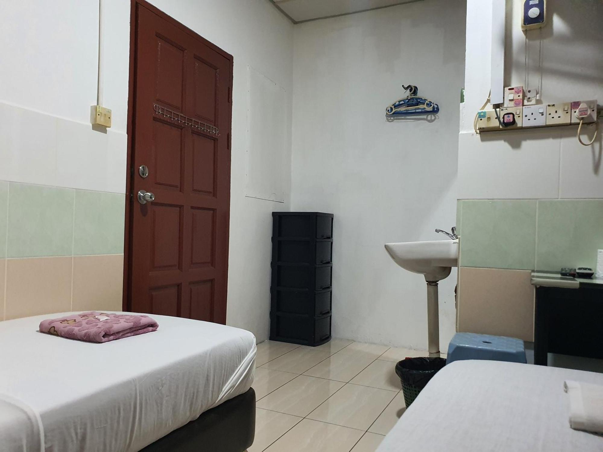 Oyo 90972 Jj Homestay ميري المظهر الخارجي الصورة