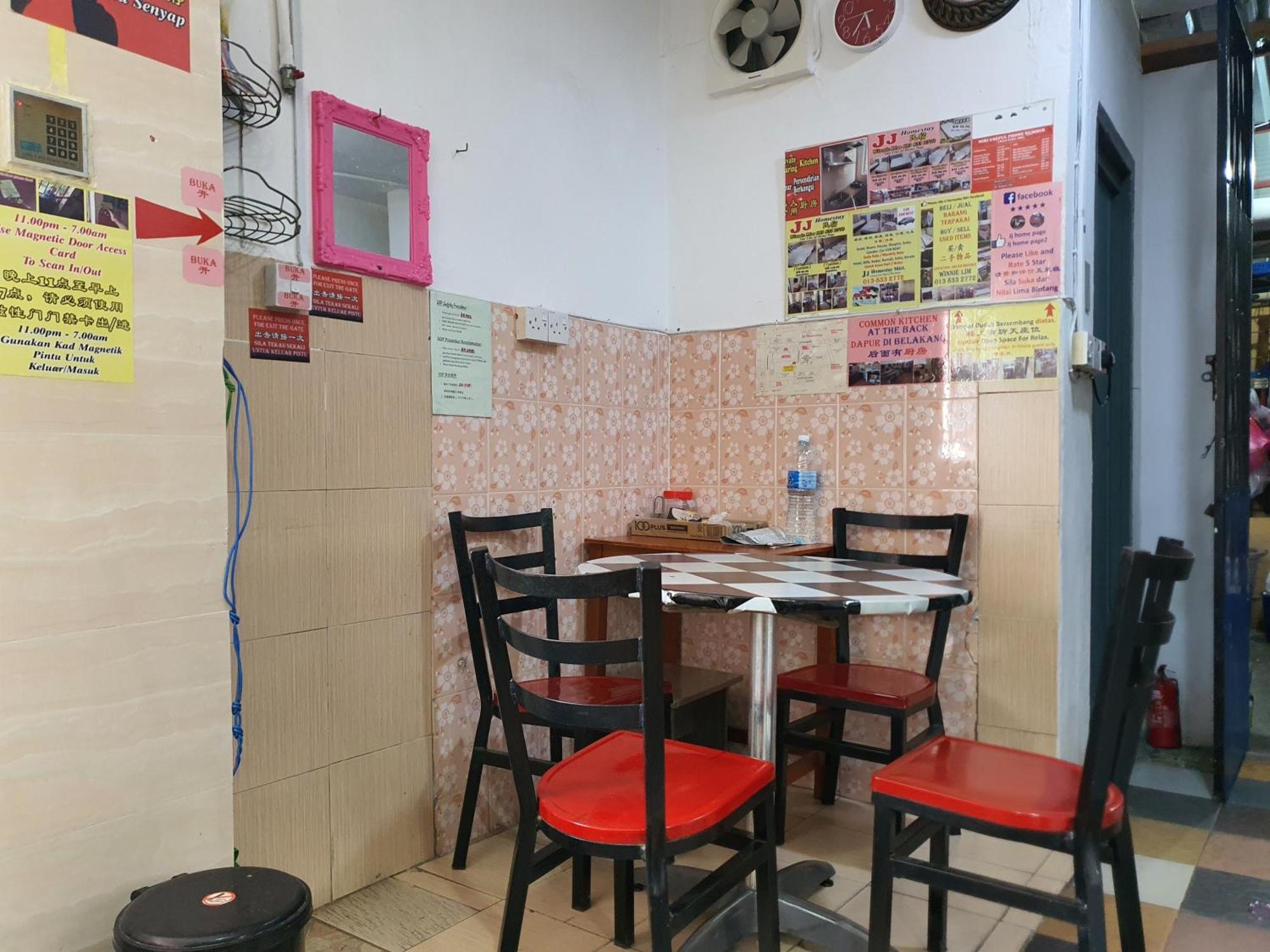 Oyo 90972 Jj Homestay ميري المظهر الخارجي الصورة