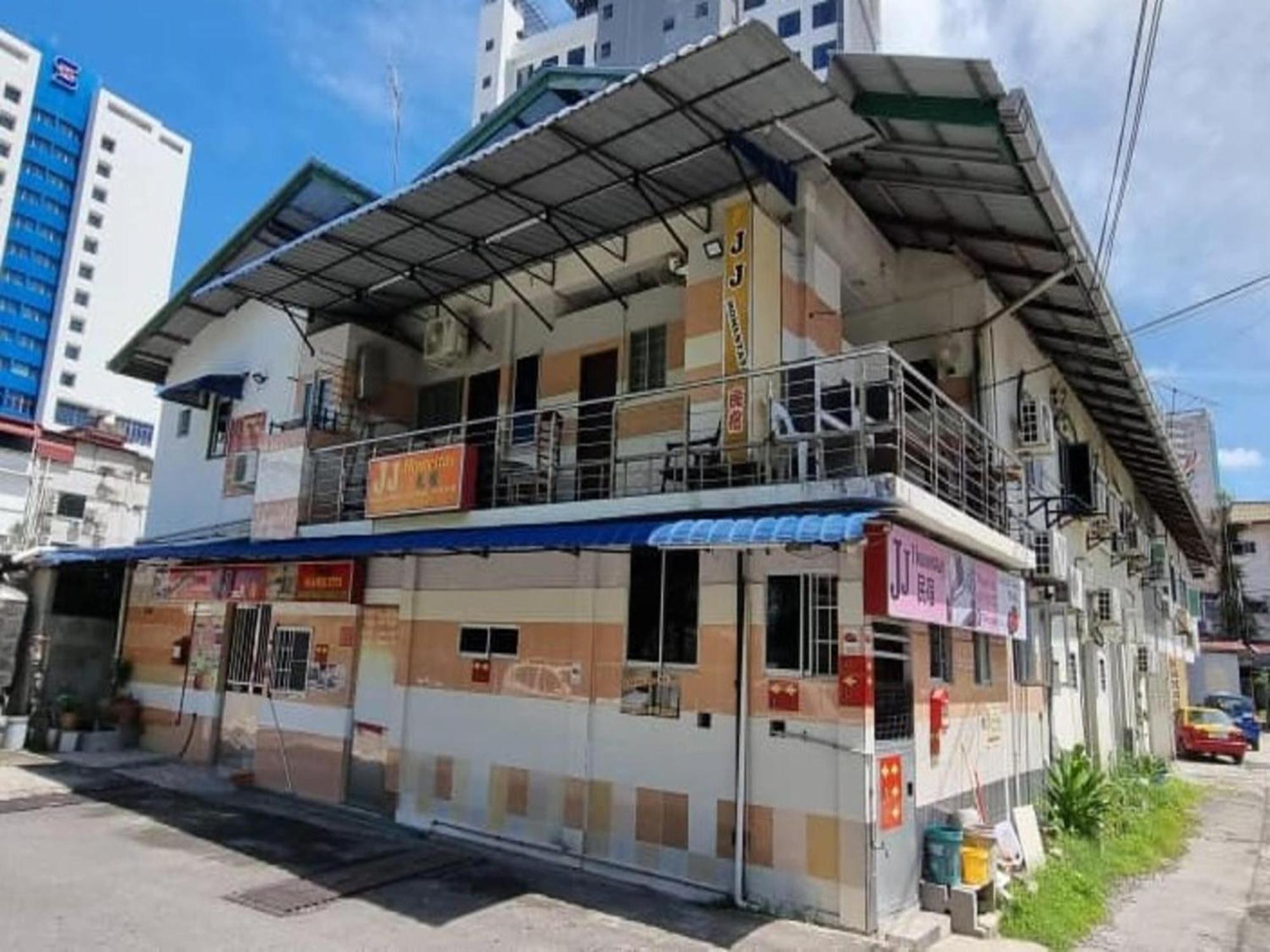 Oyo 90972 Jj Homestay ميري المظهر الخارجي الصورة