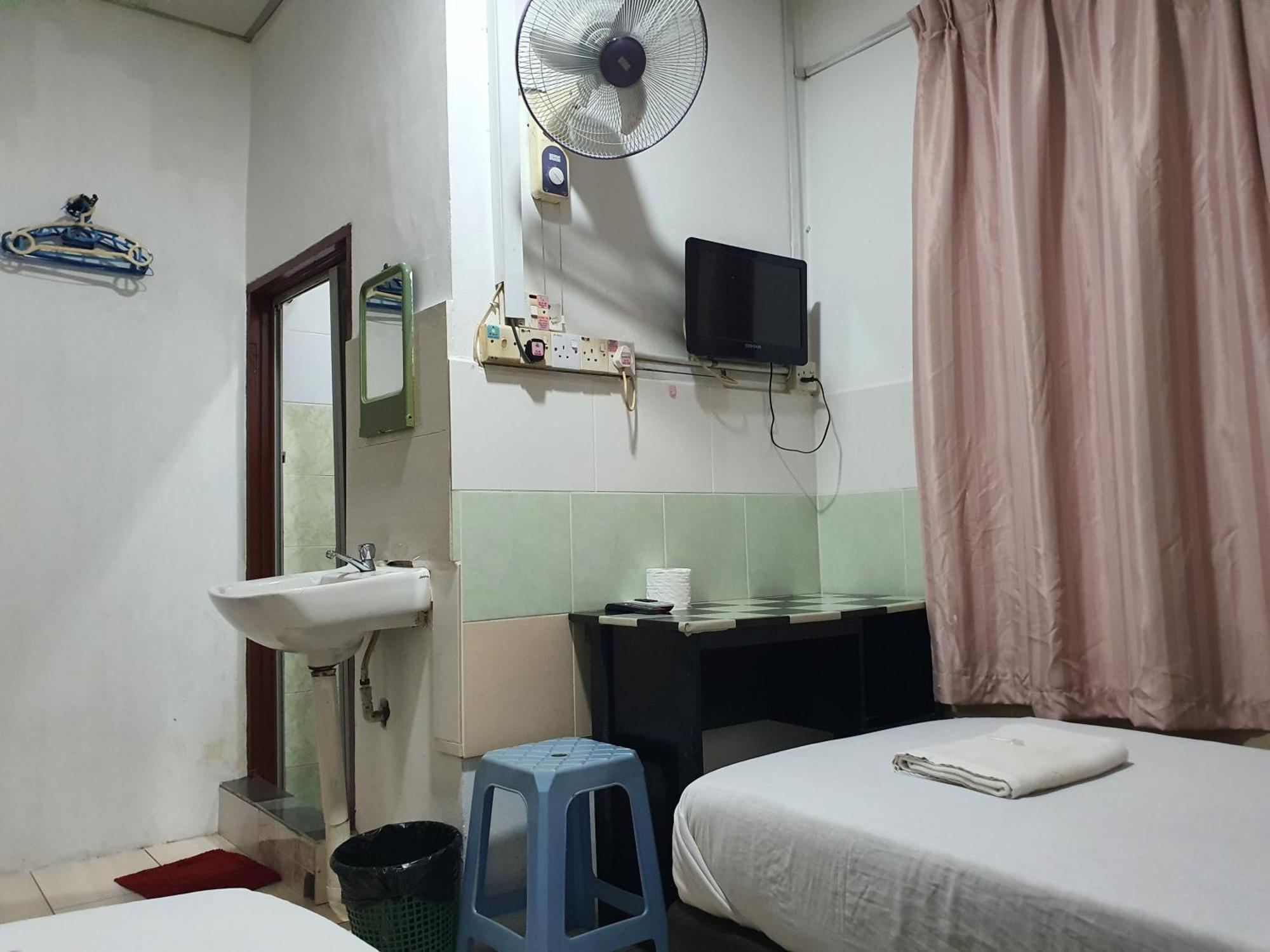 Oyo 90972 Jj Homestay ميري المظهر الخارجي الصورة