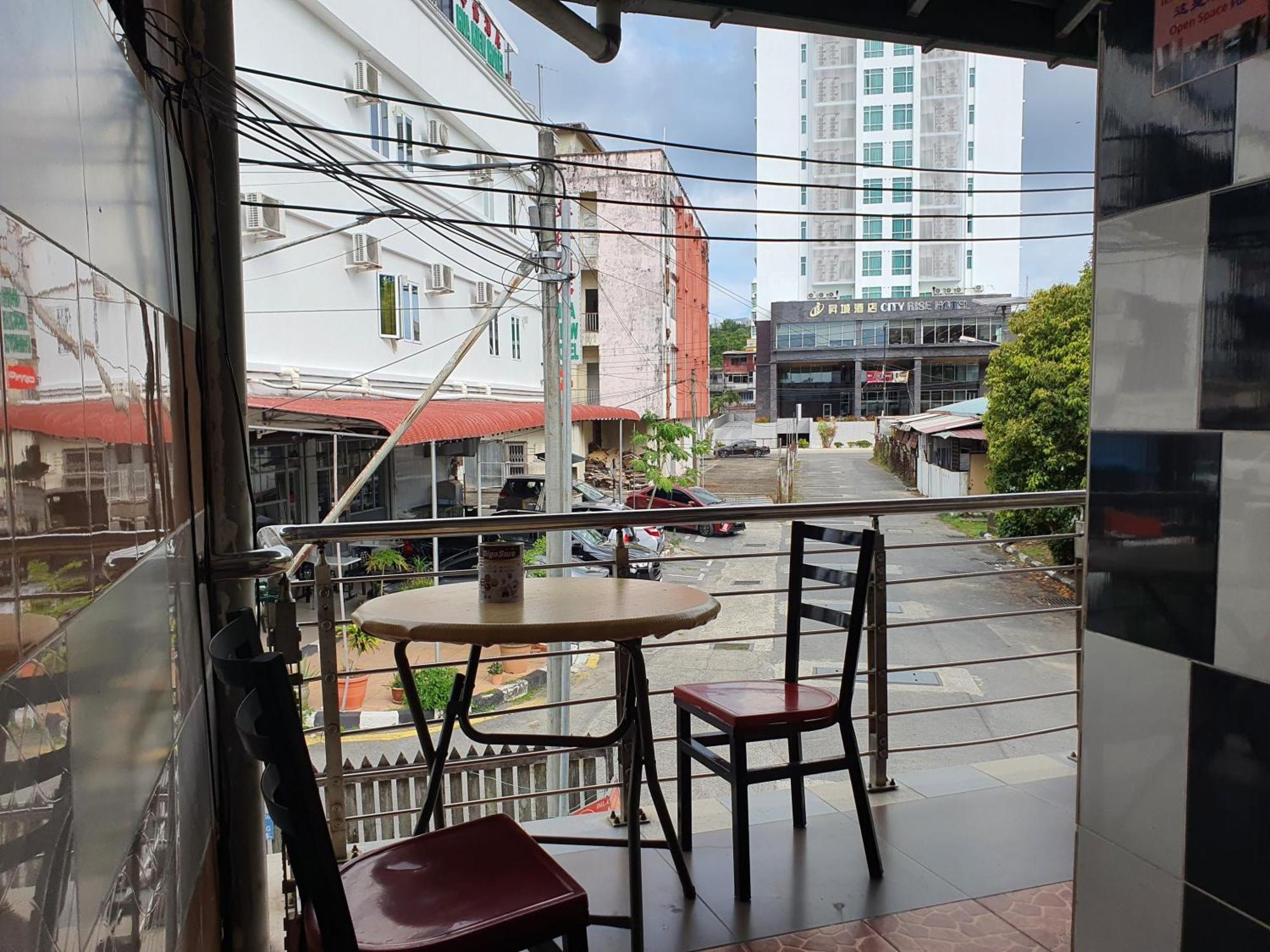 Oyo 90972 Jj Homestay ميري المظهر الخارجي الصورة