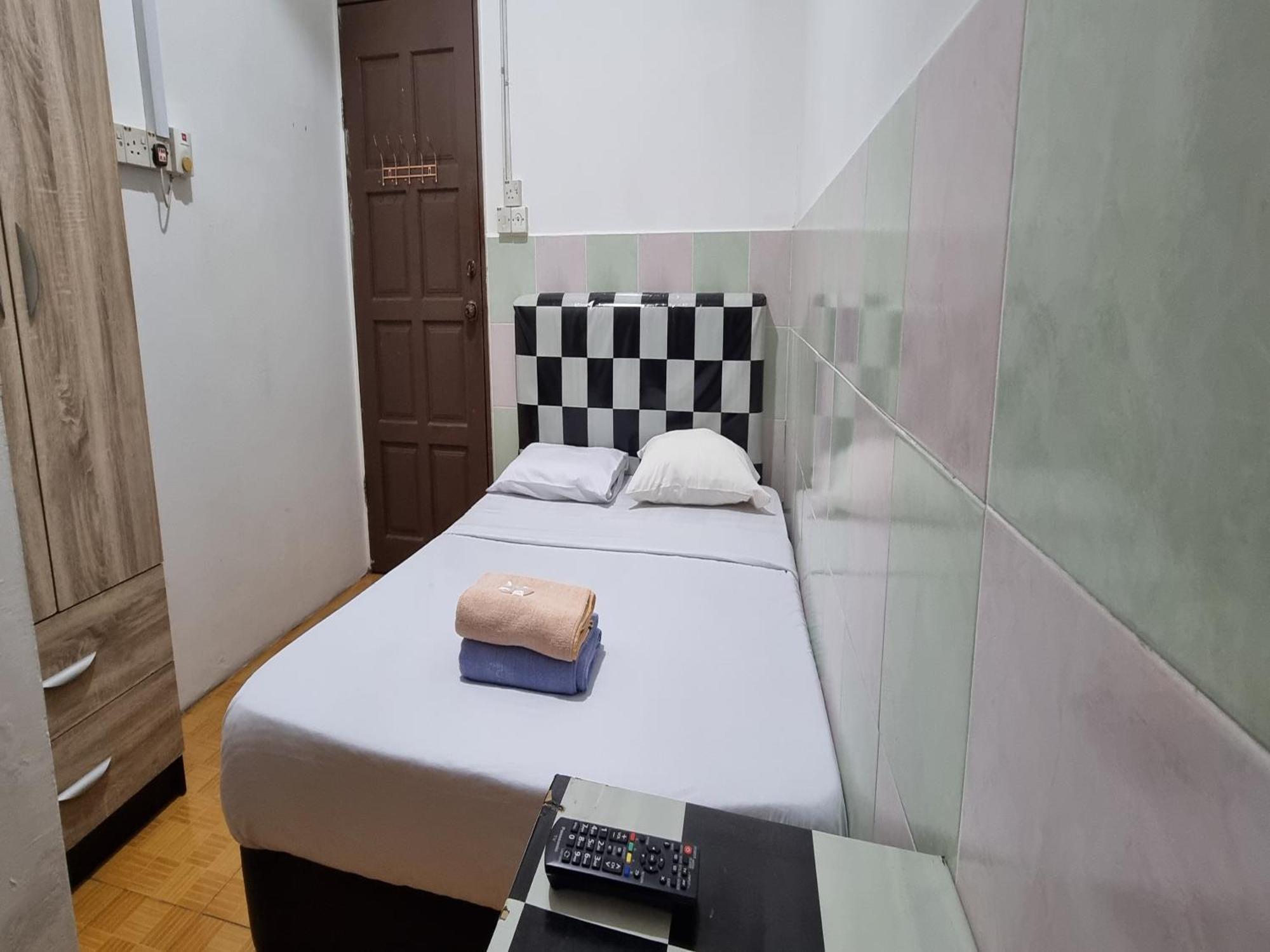 Oyo 90972 Jj Homestay ميري المظهر الخارجي الصورة