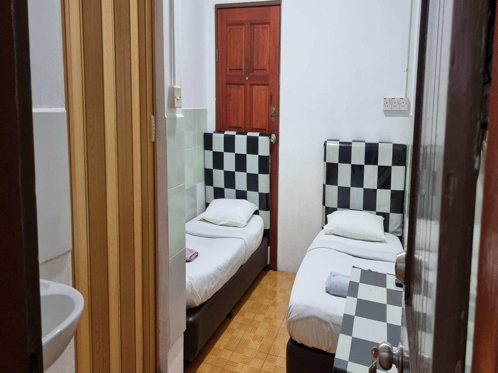 Oyo 90972 Jj Homestay ميري المظهر الخارجي الصورة