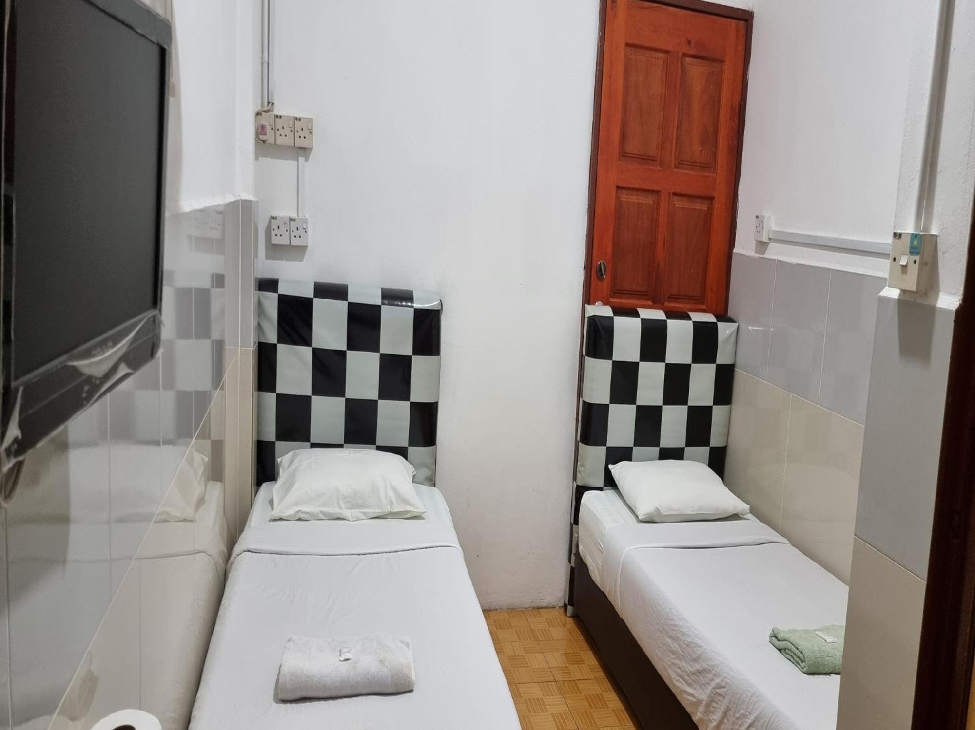 Oyo 90972 Jj Homestay ميري المظهر الخارجي الصورة